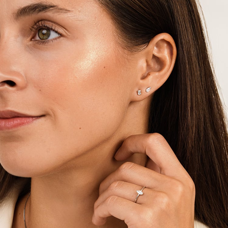 Minimalistický prsteň zo zlata s pear diamantom Valentin 163133