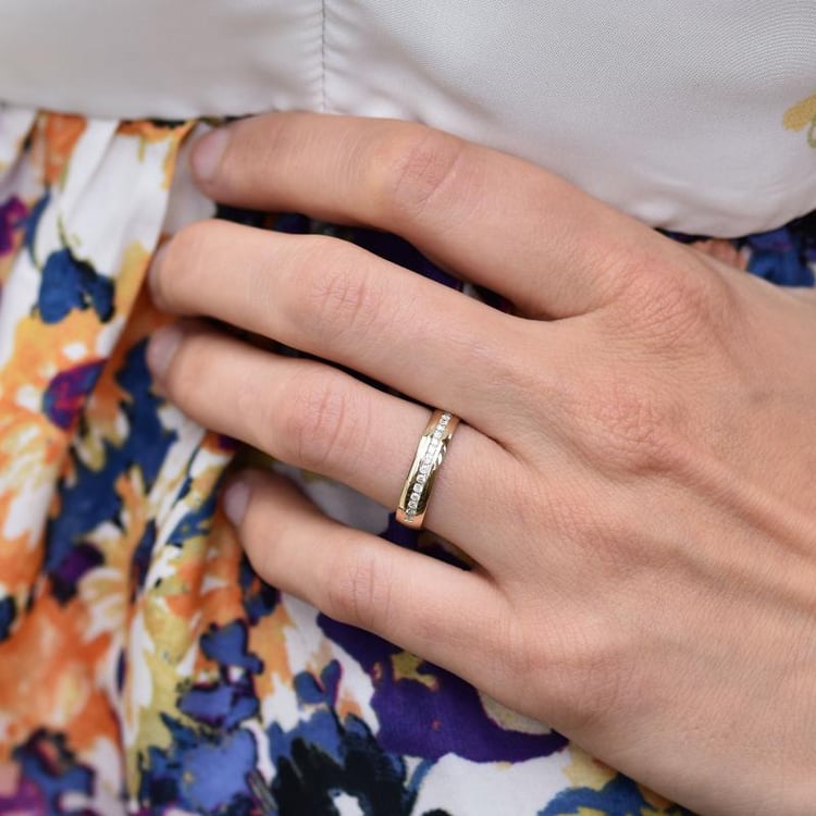 Zlatá svadobná obrúčka s diamantmi 150469