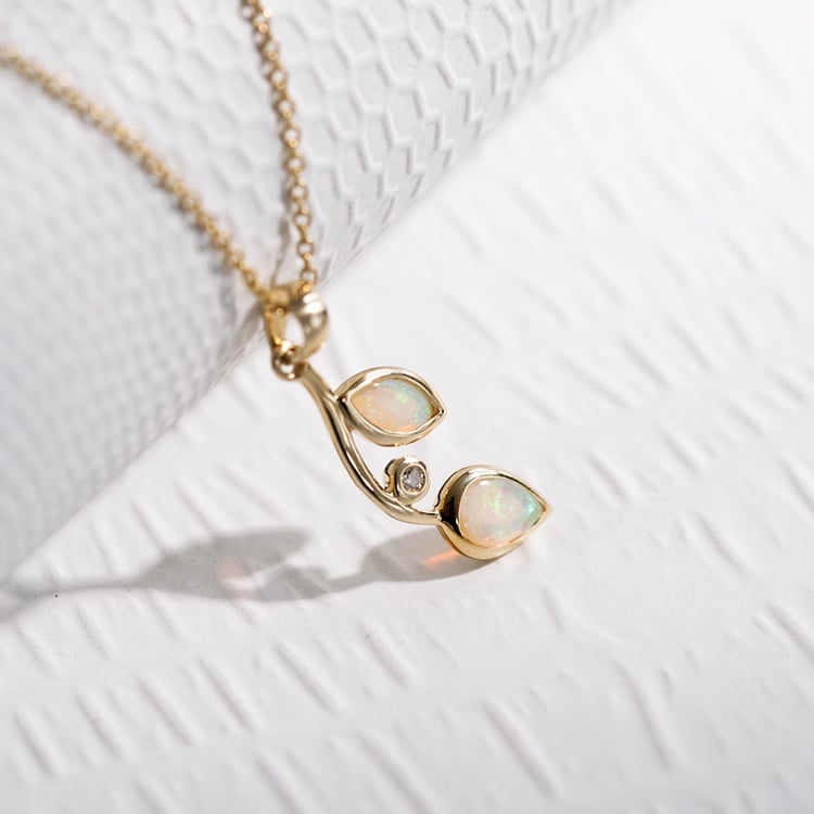 Opálový set šperkov v tvare lístkov s diamantmi Petal 147007