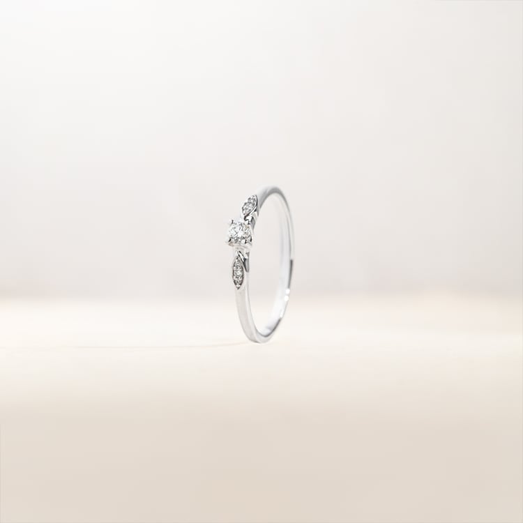 Prsteň s postrannými diamantmi Gerty 146601