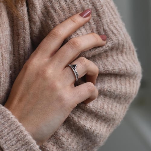 Zásnubný set prsteňov zo zlata s čiernym trojuholníkovým diamantom Adela