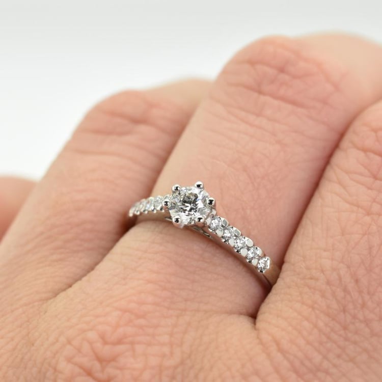 Platinový zásnubný prsteň s diamantmi 11713