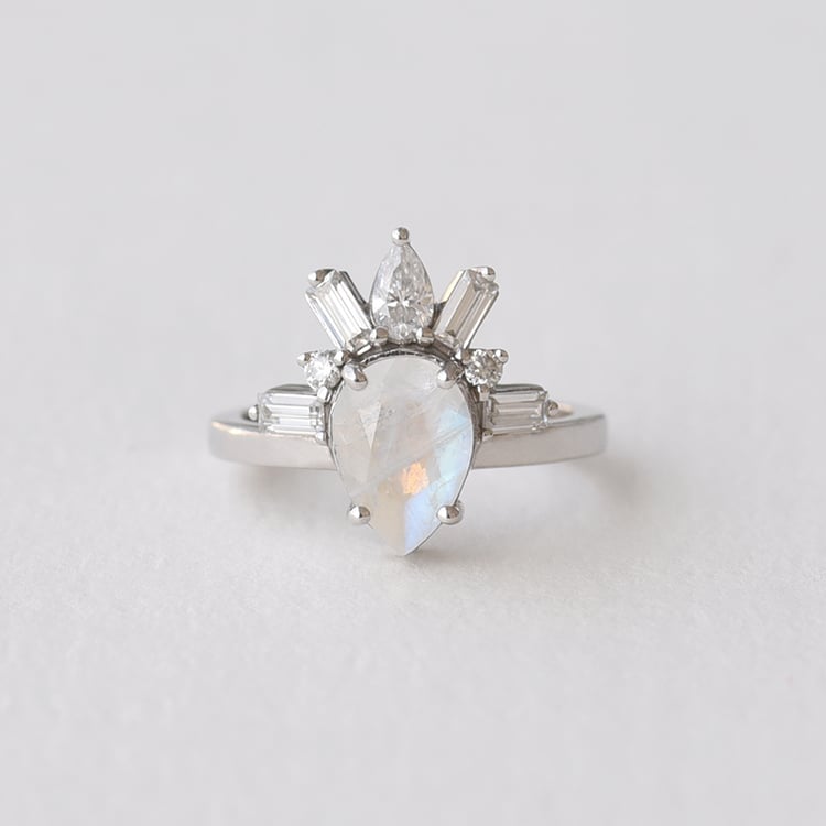 Prsteň s mesačným kameňom a moissanitu 74642