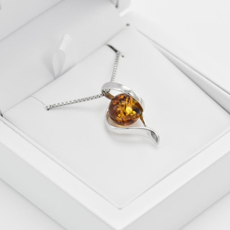 Náhrdelník s jantárom 18603