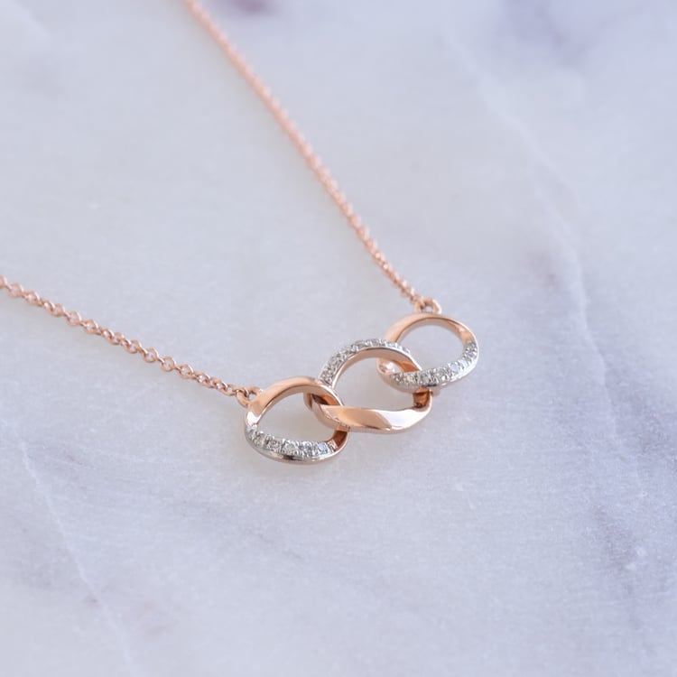 Výrazný náhrdelník posetý diamantmi 87419