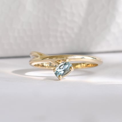 Prsteň s oválnym akvamarínom Cellini