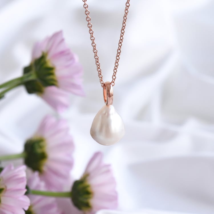 Pozlatený perlový prívesok 83596