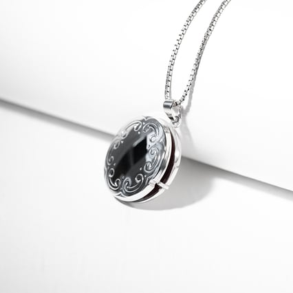 Strieborný otvárací medailón Jutta