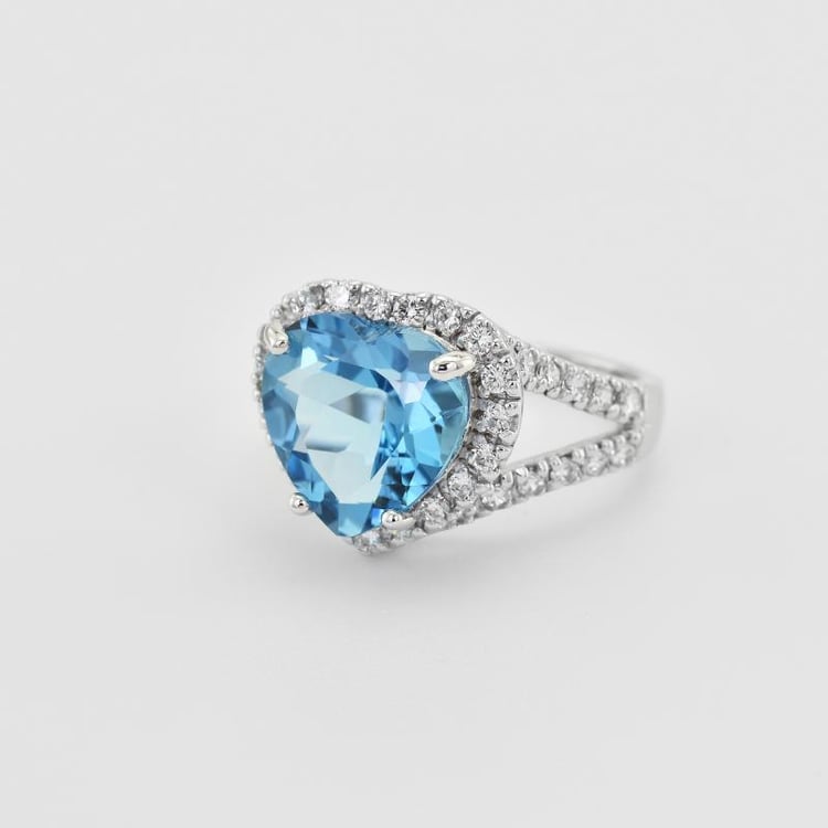 Prsteň zo striebra 27037