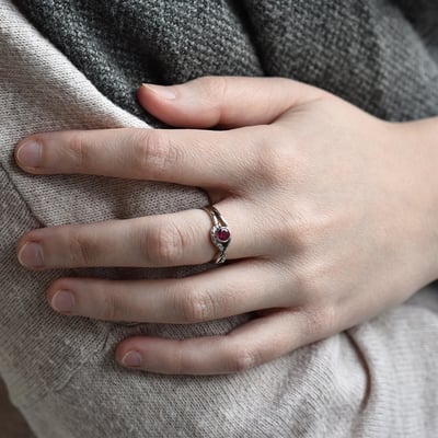 Prsteň s rubínom