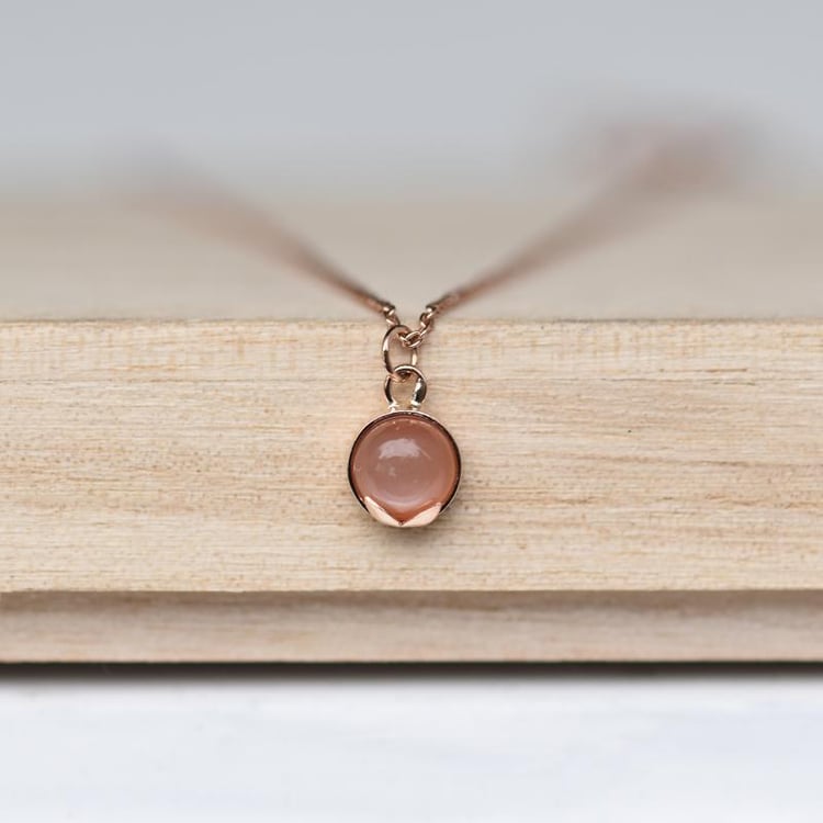 Zlatý náhrdelník s cabochon mesačným kameňom 49100