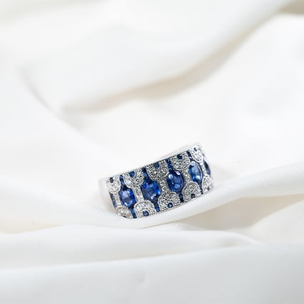 Prsteň s oválnymi zafírmi a diamantmi Iztel