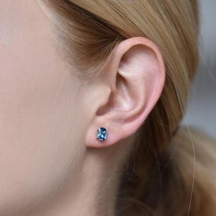 Oválne topásy v zlatých náušniciach Jalia