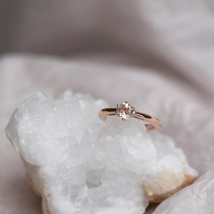 Zlatý zásnubný prsteň 48677