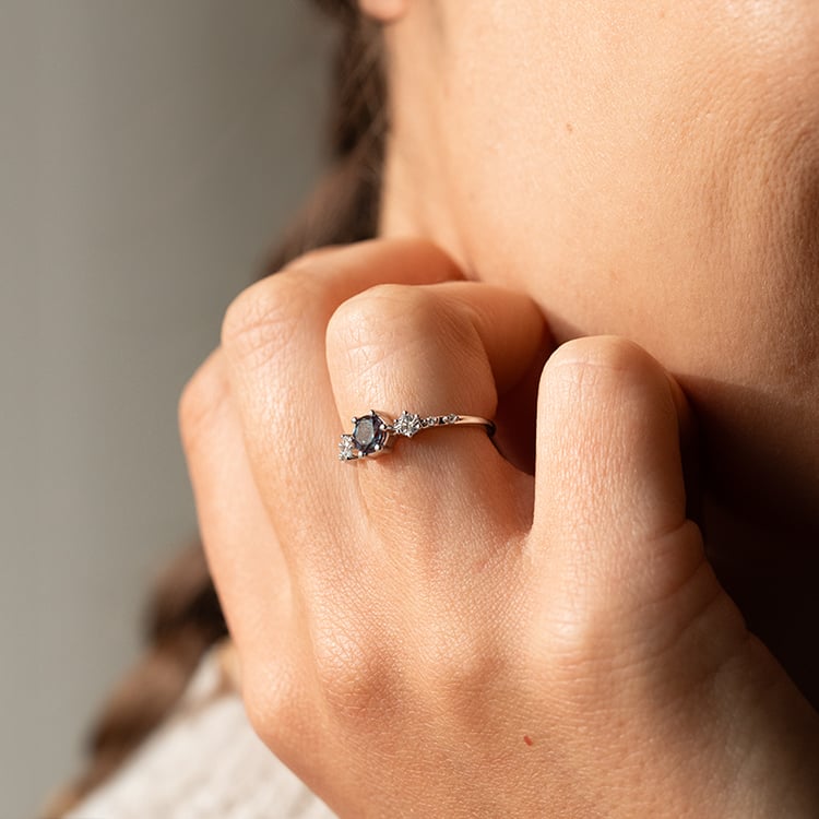 Zásnubný prsteň s lab-grown alexandritom a diamantmi Willa 146051