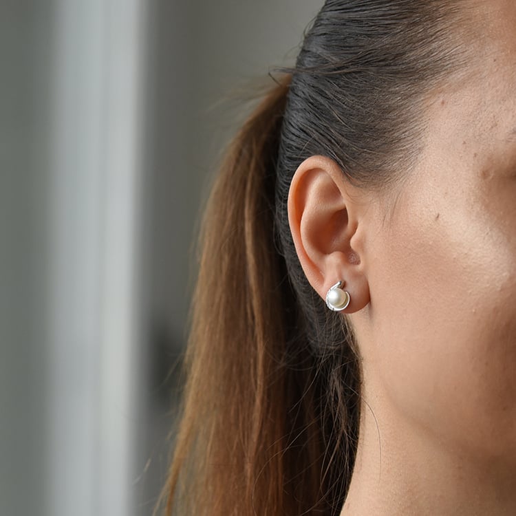 Náušnice s perlami zo striebra 64081