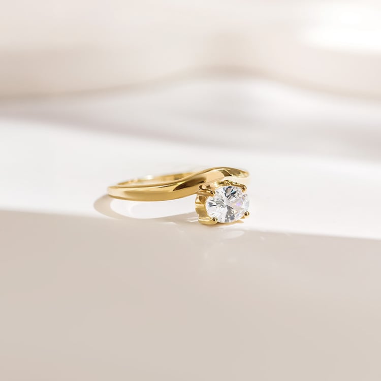 Atypický zásnubný prsteň 155413