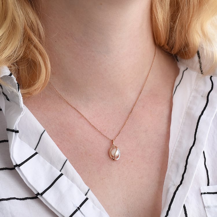 Zlatý prívesok s perlou 87398