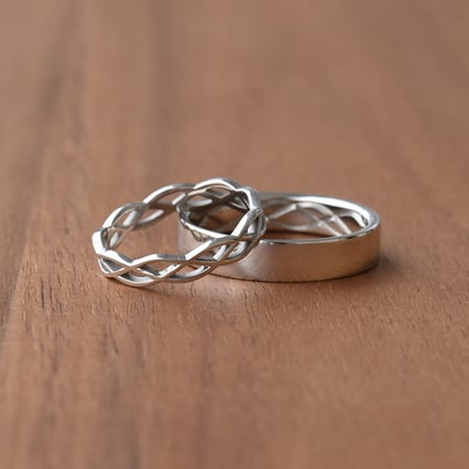 Zlaté prepletené svadobné obrúčky Raee