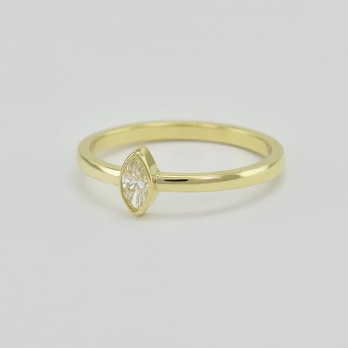 Zlatý zásnubný set prsteňov s marquise certifikovaným diamantom Wiale