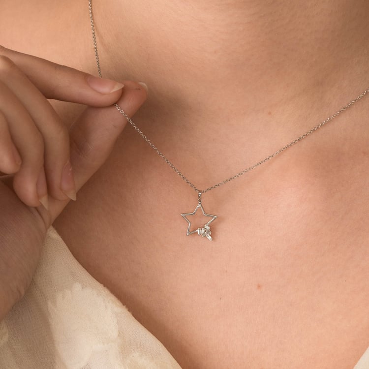 Zlatý prívesok s lab-grown diamantom v tvare hviezdy 165698