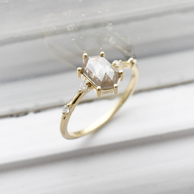 Zlatý prsteň 91029