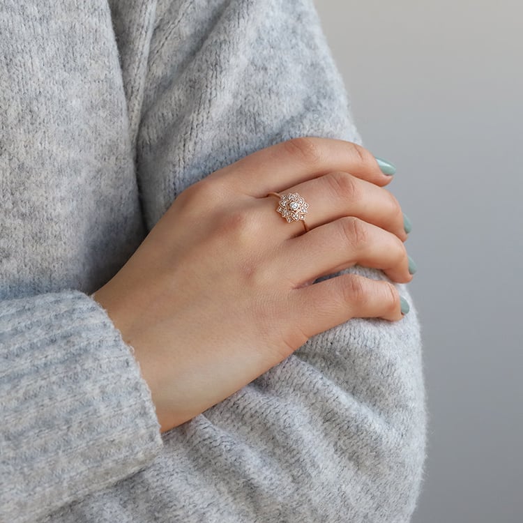 Zlatý prsteň s diamantmi 73673