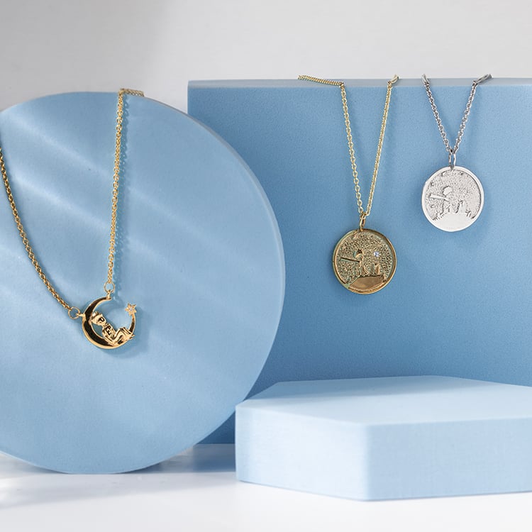 Strieborný prívesok s atypickým povrchom a diamantom Malý princ 141227