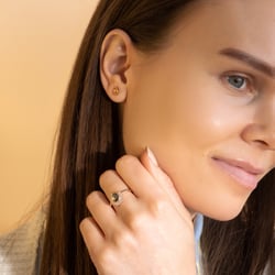 Prsteň s pear salt and pepper diamantom a lab-grown diamantmi Imani