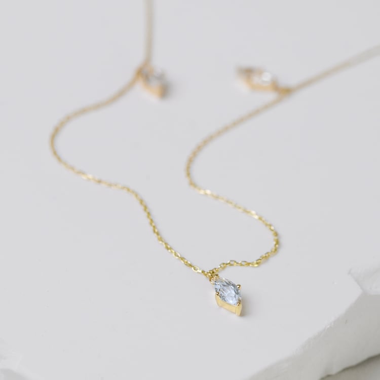 Zlatý náhrdelník s bielym topásom Rosalva 164108