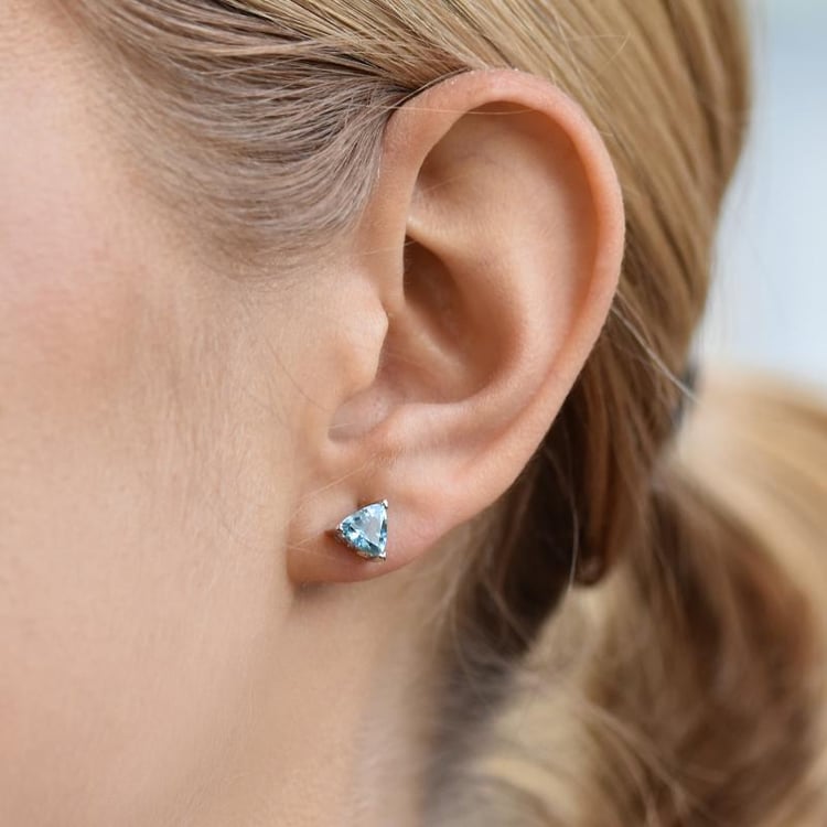 Švajčiarsky topás v strieborných náušniciach 13982