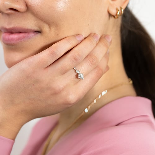 Romantický zásnubný prsteň s diamantmi Therese
