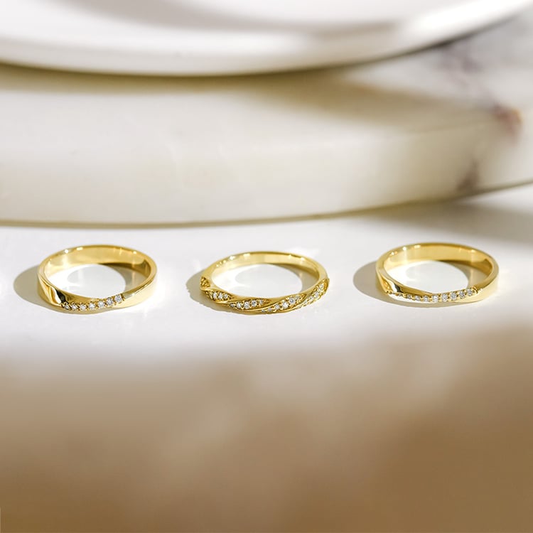 Prepletený eternity prsteň s diamantmi a pánsky komfortný prsteň Joanne 154429