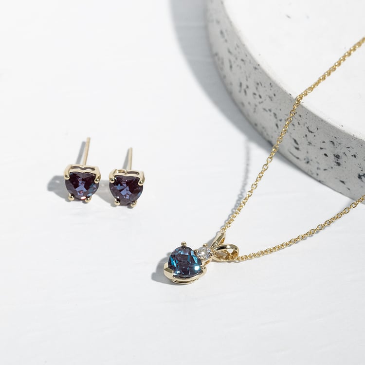 Srdiečkové alexandirty v zlatých náušniciach Hettia 123149