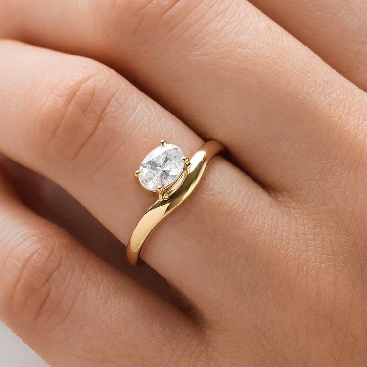 Prsteň s oválnym lab-grown diamantom 154839