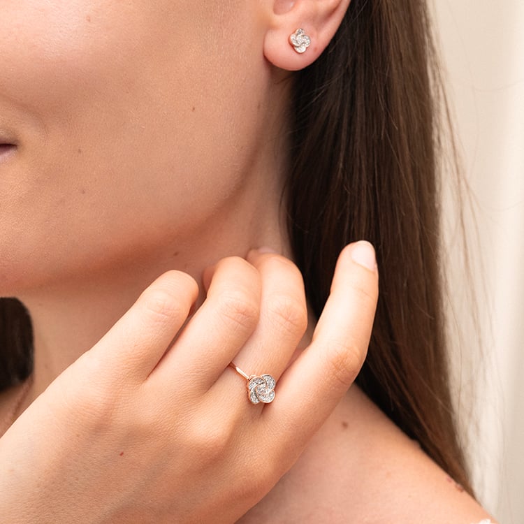 Zlatá kolekcia diamantových šperkov v tvare kvetu princ Iris 142385