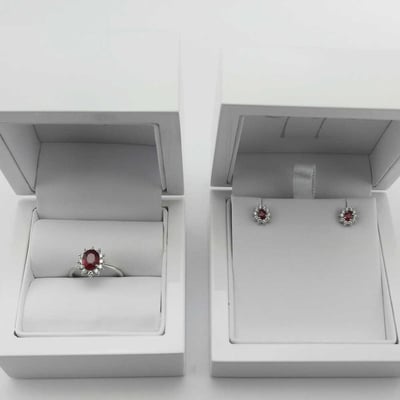 Zlatá kolekcia s rubínmi