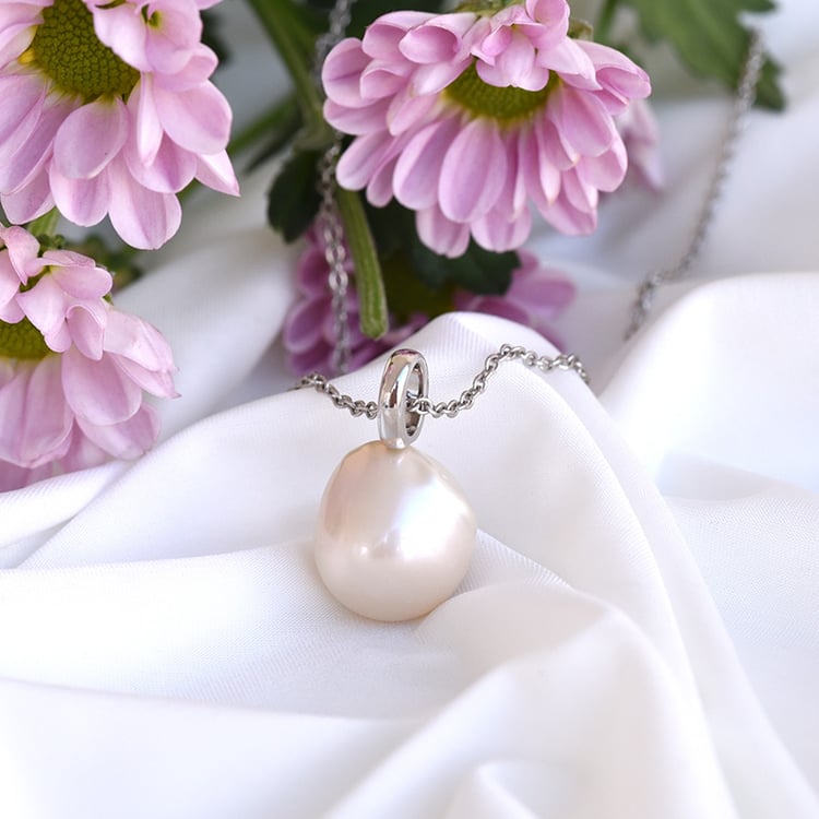 Perlový prívesok zo striebra 83589