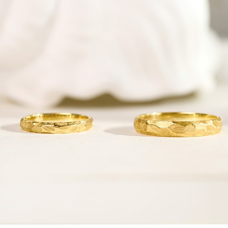 Tepané svadobné obrúčky so škriabanym povrchom 158862