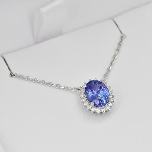 Africký tanzanit a diamanty v náhrdelníku Ottira