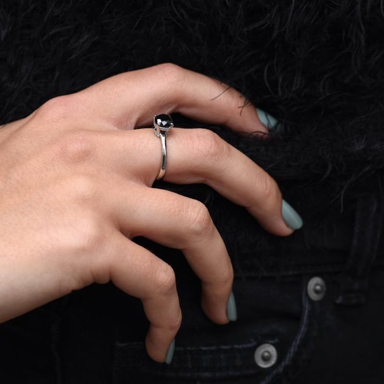 Zlatý zásnubný prsteň 48693