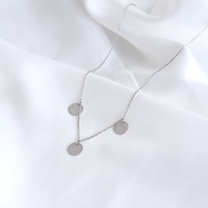 Zlatý náhrdelník s medailónmi a gravírom Kate