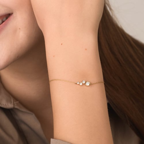 Moderný strieborný náramok s diamantmi Greta