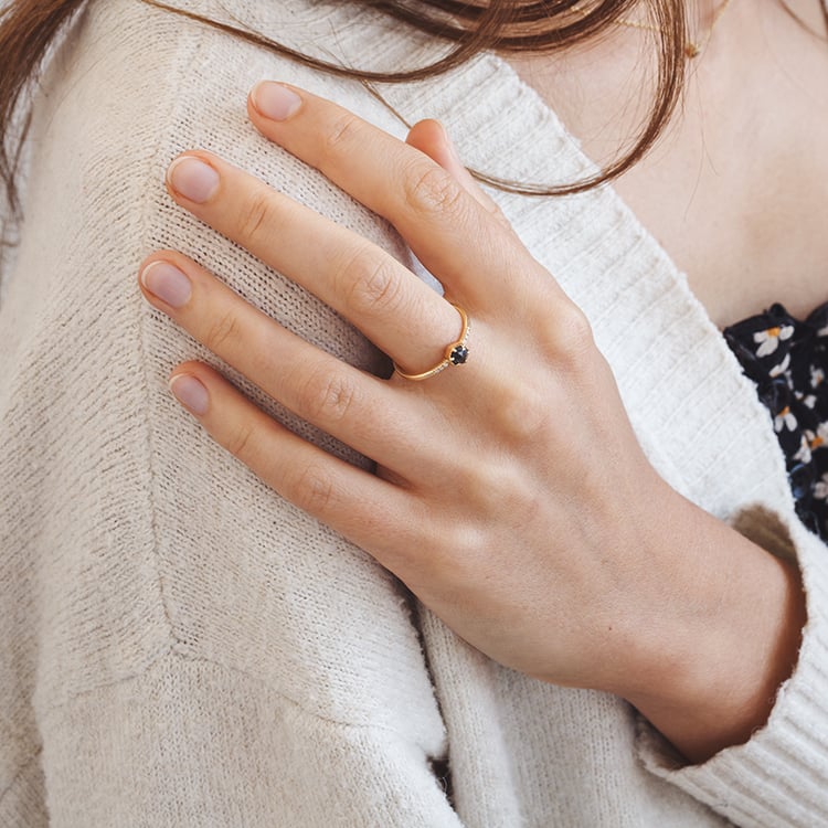 Zlatý prsteň s jedinečným salt and pepper diamantom Hiroko 129381