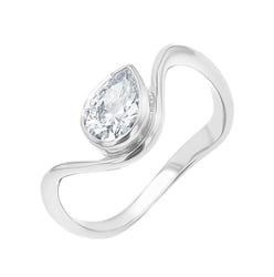 Atypický zásnubný prsteň s pear diamantom Kylie