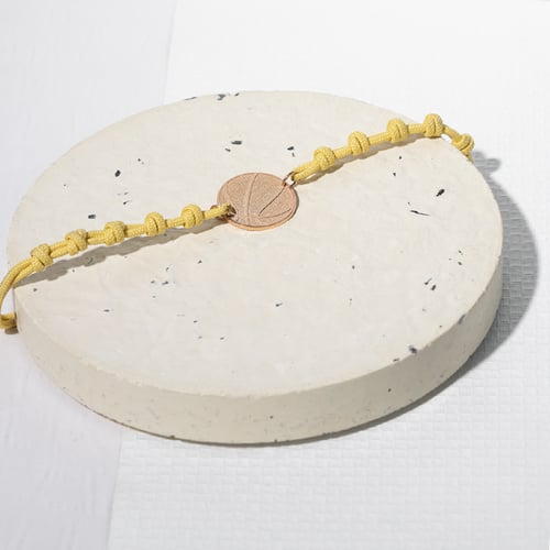 Povrázkový náramok lopta s gravírom vašej voľby Basketball