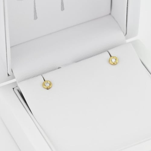 Bezel napichovacie náušnice s 0.06ct diamantmi Jecelyn