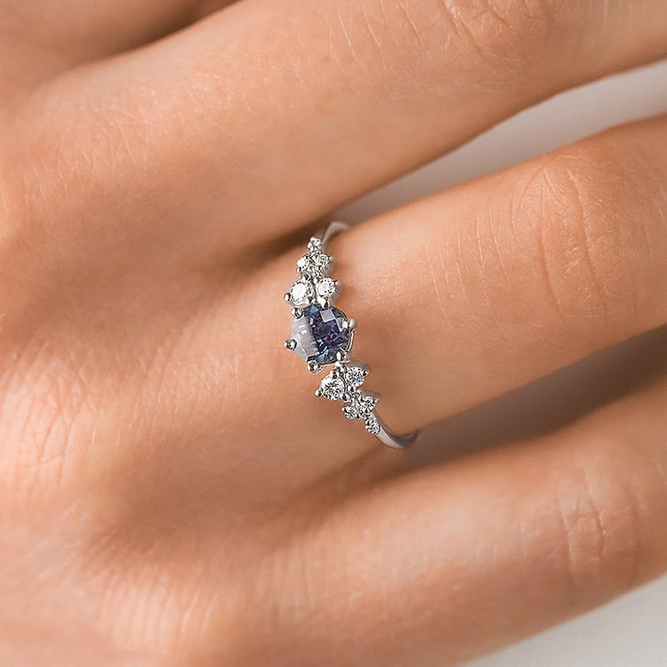 Zásnubný prsteň s lab-grown alexandritom a lab-growndiamantmi Olha 156317