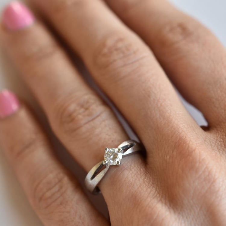 Prsteň s diamantom 19621