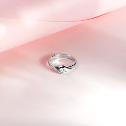 Zásnubný prsteň s diamantom Ambriel